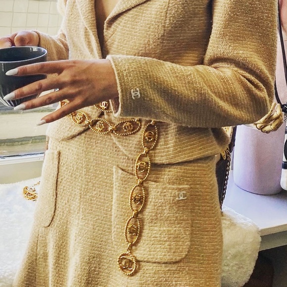 CHANEL VINTAGE wool skirt suit - Picture 4 of 16